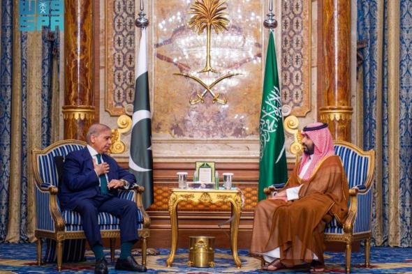 ولي العهد ورئيس وزراء باكستان يبحثان العلاقات الثنائية والتطورات في المنطقة