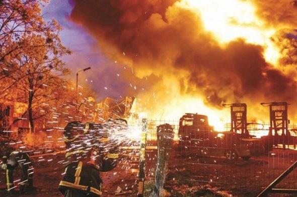 أوكرانيا تعلن مقتل 14 شخصاً وإصابة العشرات جراء قصف روسي مكثف