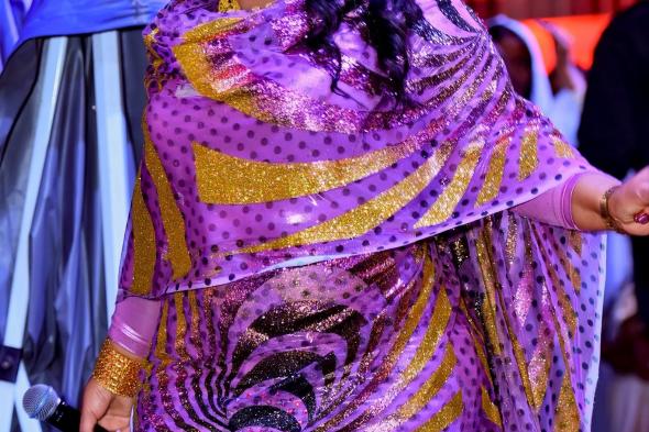 شاهد بالصور.. “انا بين ايديك والحب والراح والكاس شفتيك”.. السلطانة هدى عربي تعود لخطف الأضواء على مواقع التواصل بإطلالة مميزة