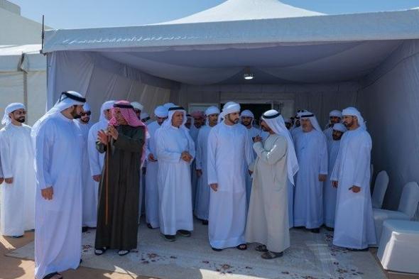 حمدان بن محمد وأحمد بن محمد يقدِّمان واجب العزاء في وفاة حسين الأحبابي