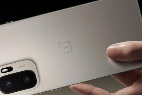 تكنولوجيا: هاتف OnePlus Ace 6 Ultra يظهر بلون رمادي معدني جديد في صور رسمية