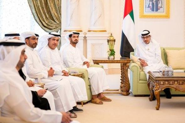 هزاع بن زايد يطّلع على برامج ومبادرات تعزيز منظومة الدعم الاجتماعي في منطقة العين