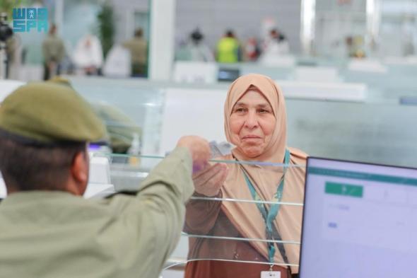 جوازات مطار الملك عبدالعزيز تستقبل أولى رحلات ضيوف الرحمن من سوريا