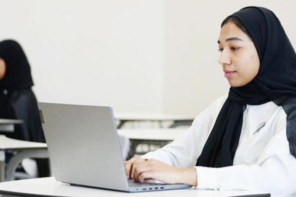 «الفيزياء» ترفع مستوى التحدي.. وتباين بشأن مستوى الامتحان